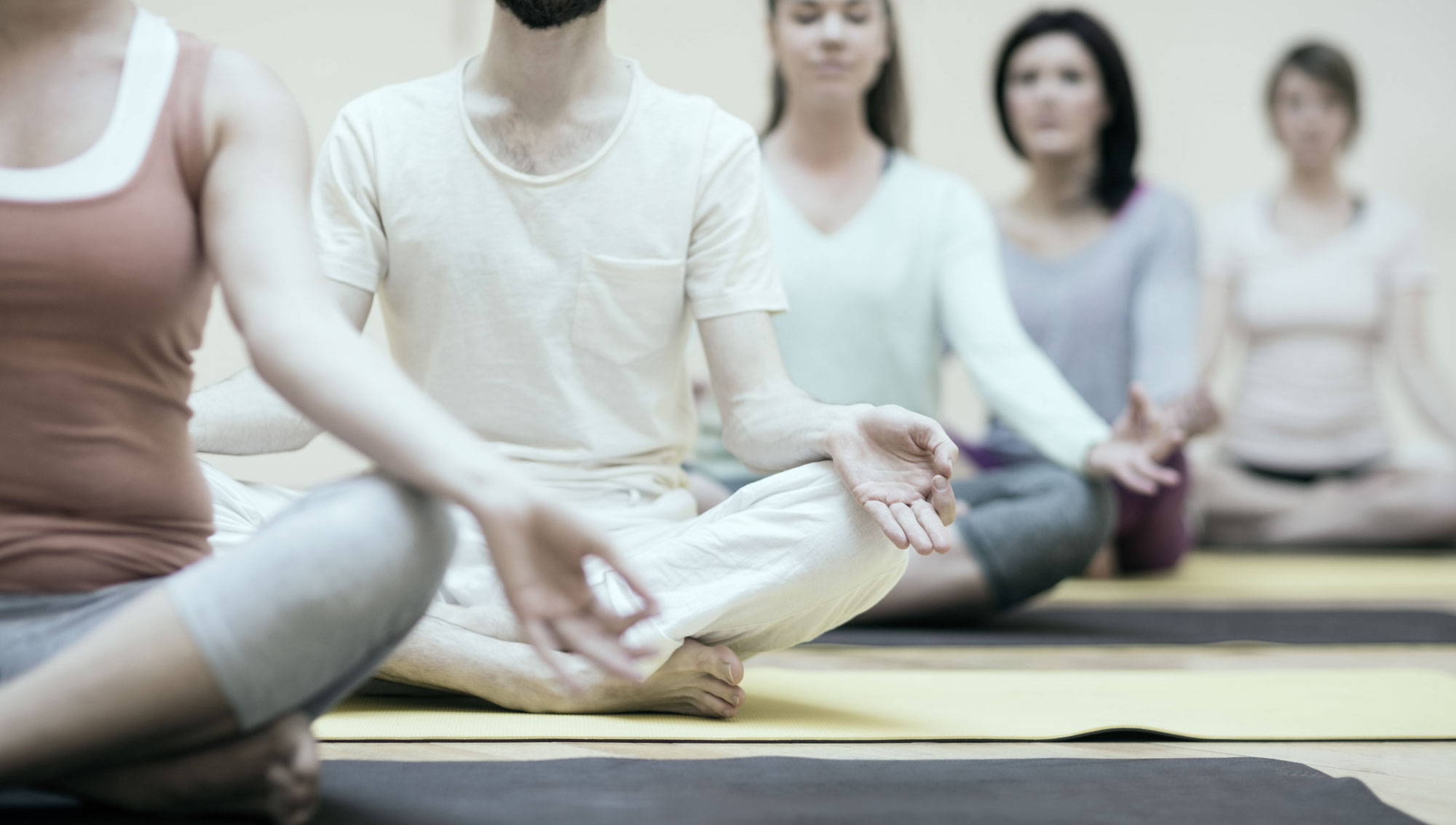 Respiración y meditación en estudio coghlan - yoga saavedra- buenos aires